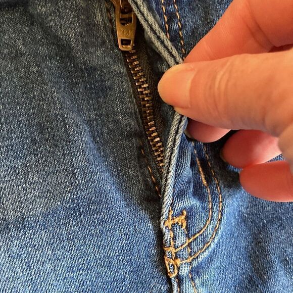 KanCan Distressed Jeans Size 26 - Picture 4 of 14